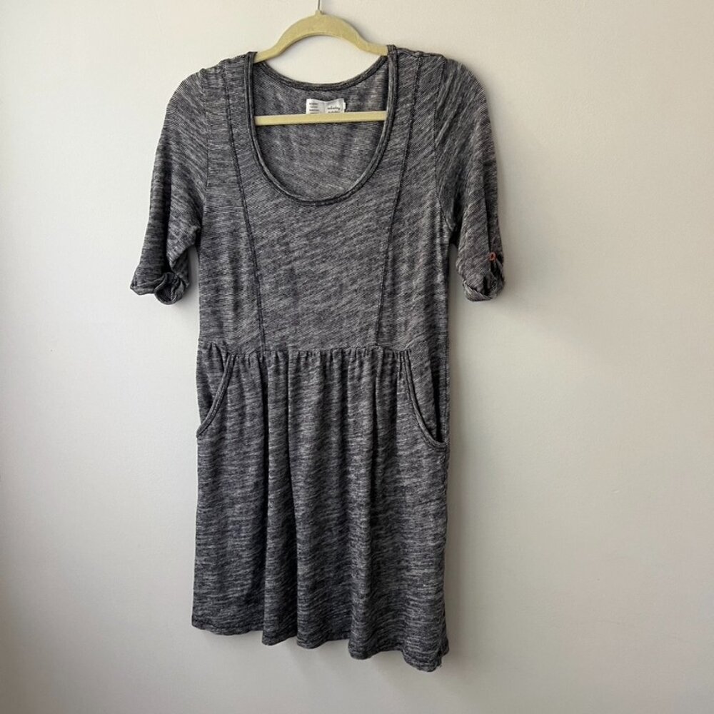 Saturday Sunday, M, short sleeve, space grey, pcokets, scoop neck
